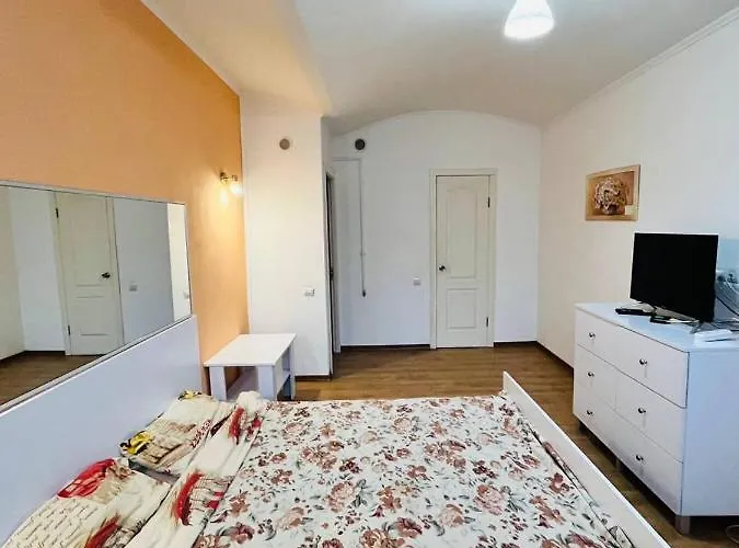 伦贝格精英公寓 *